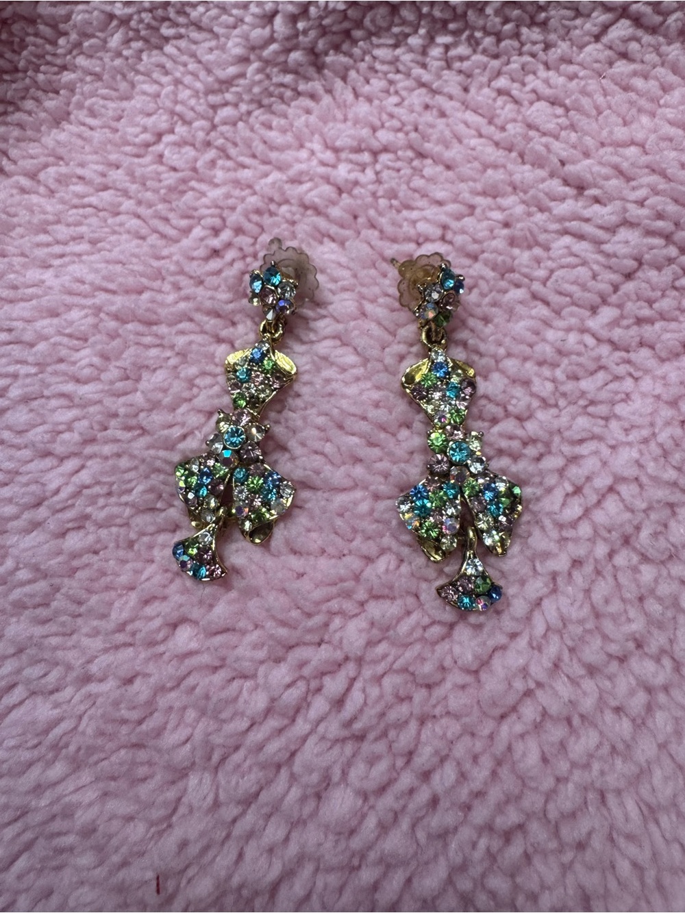 1960s gold tone dangle earrings